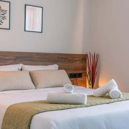 Brand New Suites In City Center Heraklion Exteriör bild