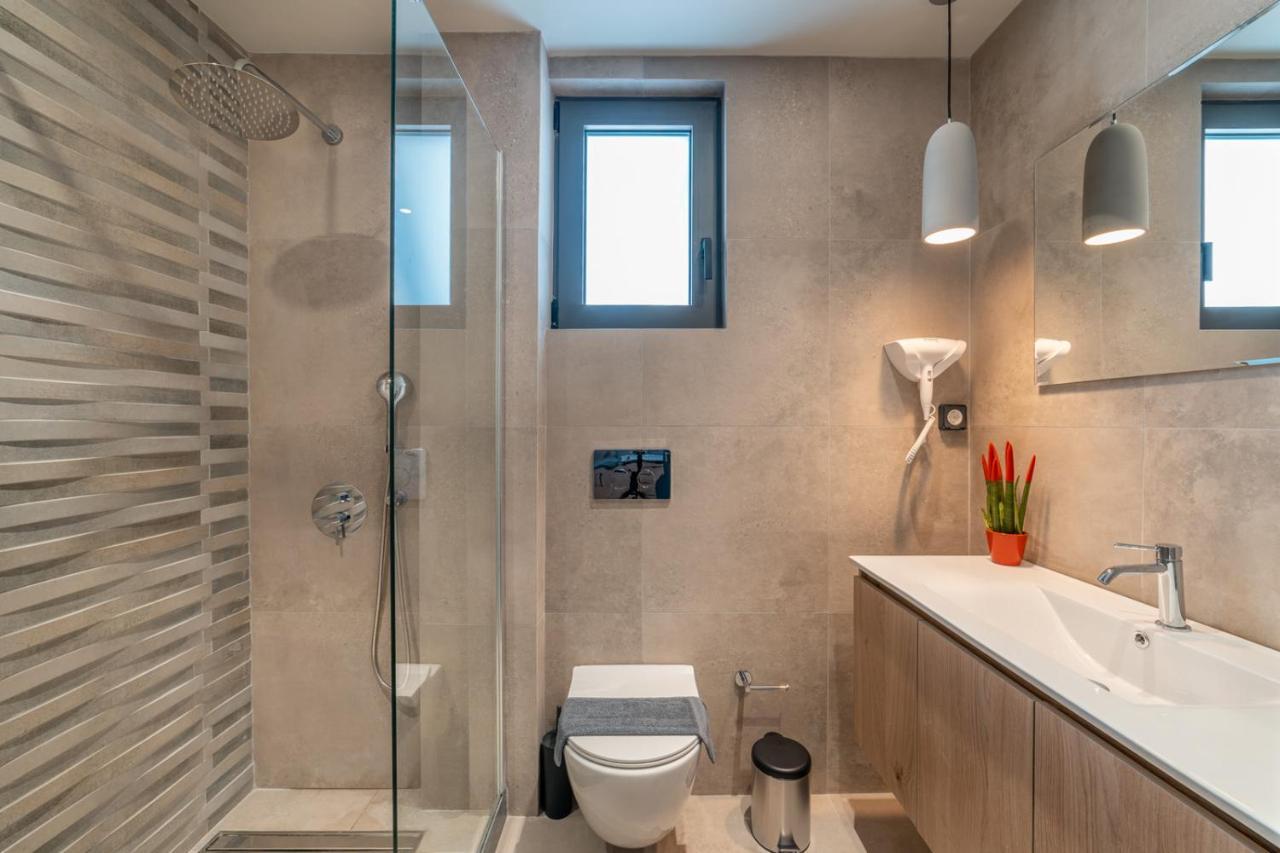 Brand New Suites In City Center Heraklion Exteriör bild