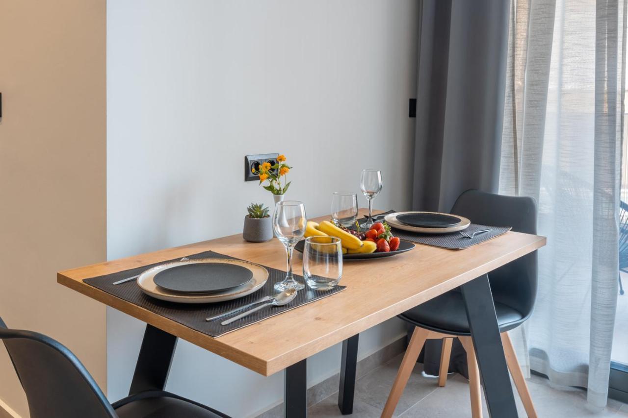 Brand New Suites In City Center Heraklion Exteriör bild
