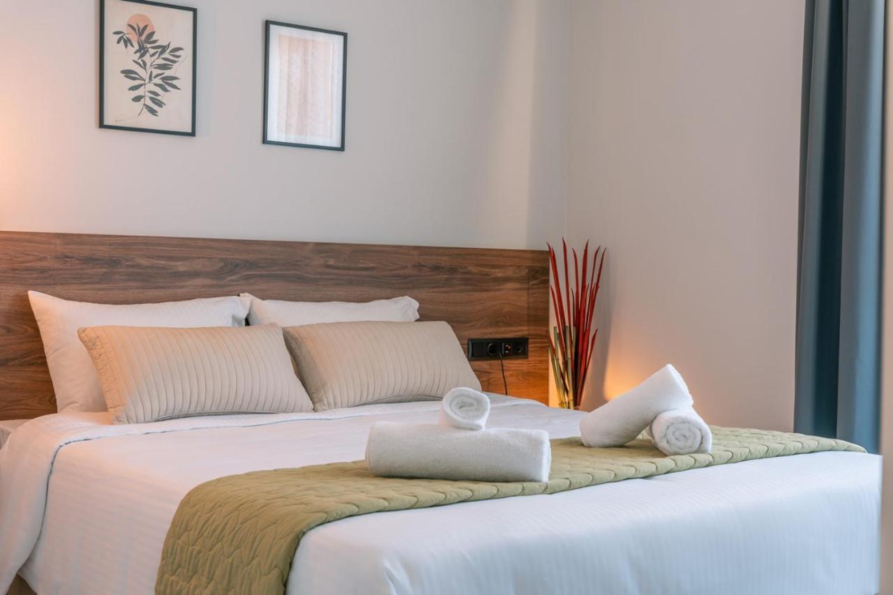 Brand New Suites In City Center Heraklion Exteriör bild