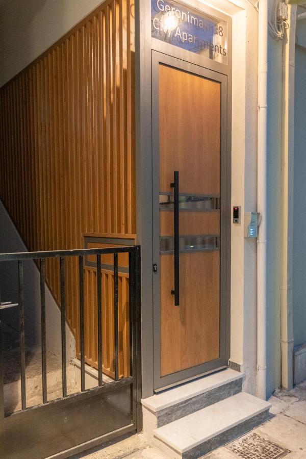 Brand New Suites In City Center Heraklion Exteriör bild